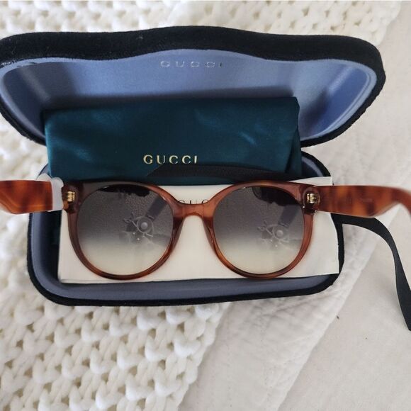 Gucci sunglasses new in case - Picture 2 of 12